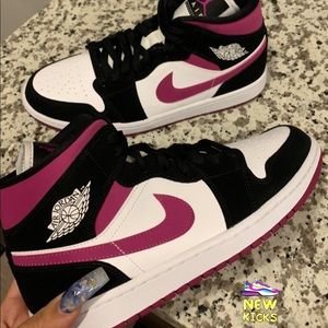 BRAND NEW Women’s Air Jordan 1 Mid’s